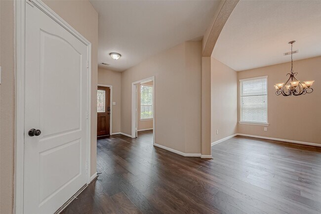 Building Photo - 21831 Mount Hunt Dr