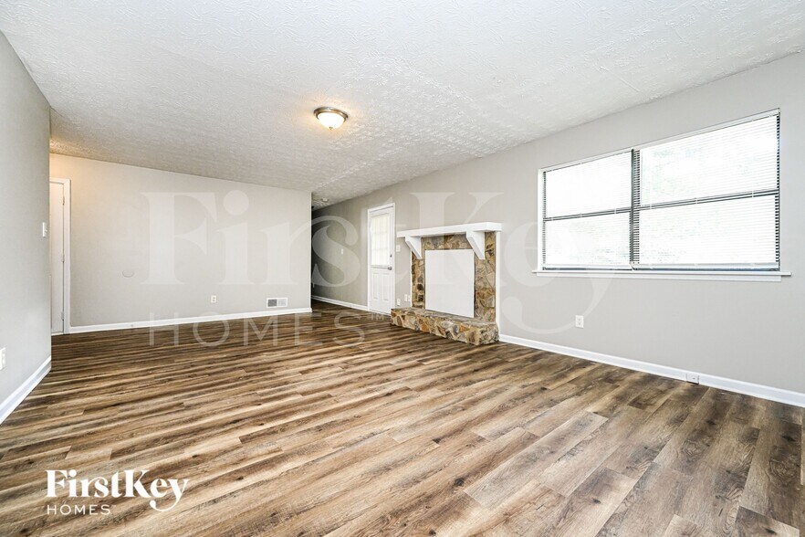 Building Photo - 3440 Dogwood Pl