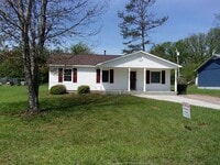 Building Photo - 3 Bedroom 1 Bath Home off Heckle Blvd