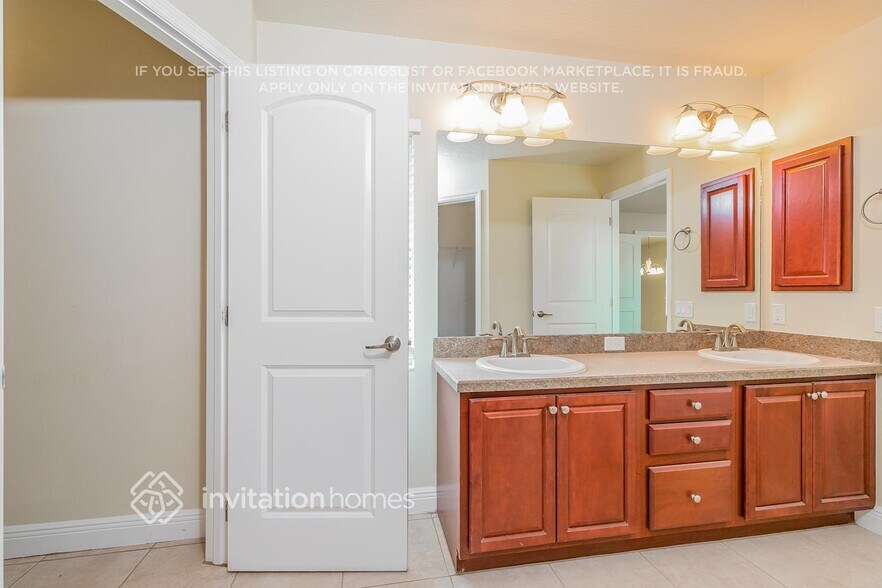 Building Photo - 2100 Dawson Ct