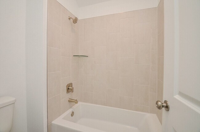 Building Photo - 3811 Hermitage Dr
