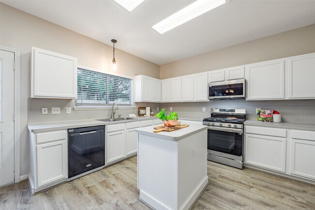 Building Photo - 5115 Cherrywood Ct