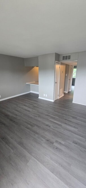 Building Photo - 1805 Oxford Cir