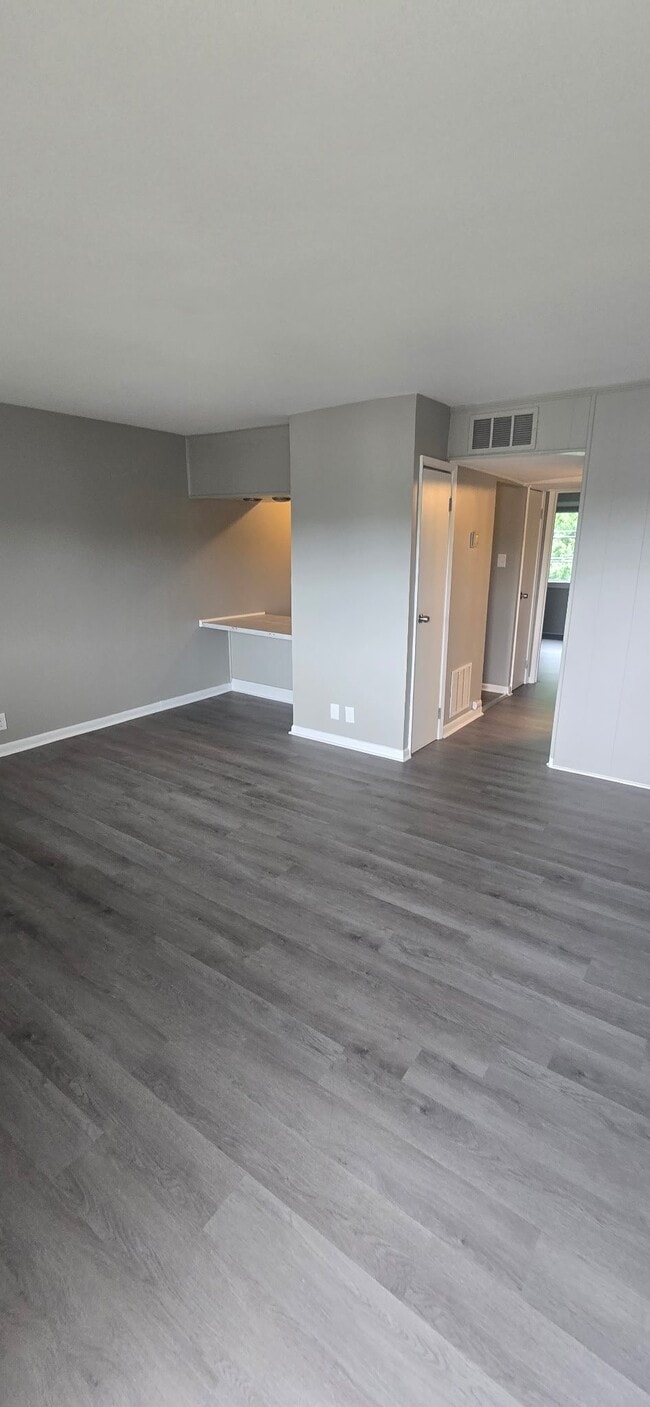 Building Photo - 1805 Oxford Cir