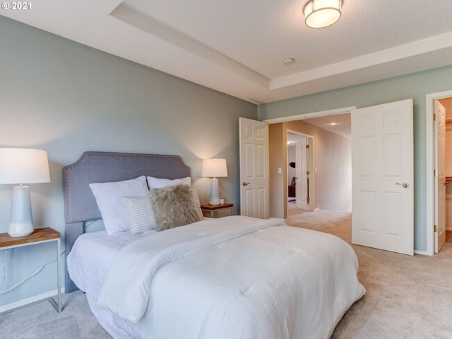 Building Photo - Sought after Remington 4bed 2.5bath with Lots of Yard Space!