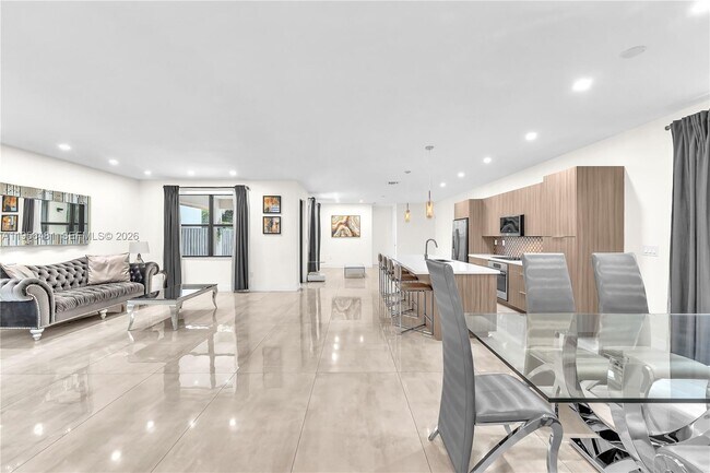 Building Photo - 10250 NW 76th Terrace