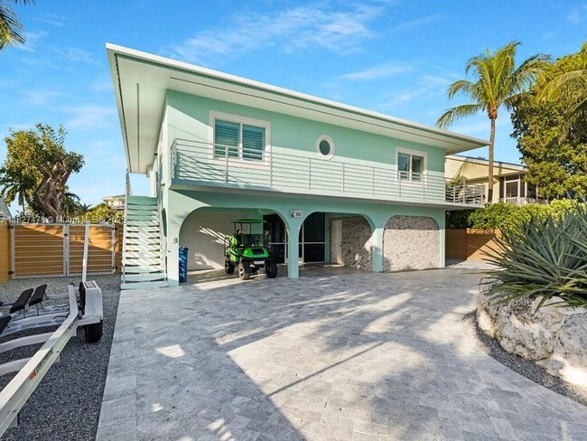Building Photo - 232 W Seaview Dr