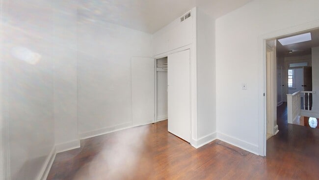 Building Photo - 518 Shepherd St NW