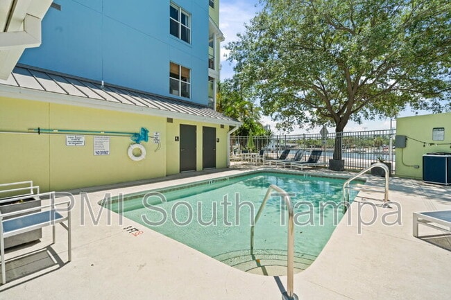Building Photo - 1501 Doyle Carlton Dr
