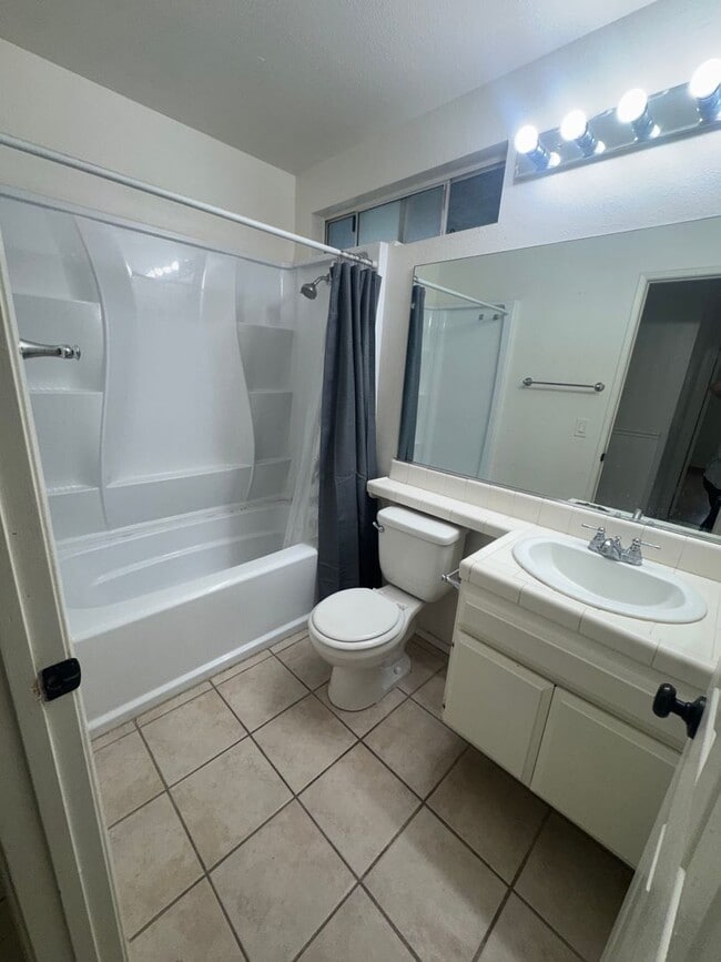 Building Photo - 115 Cain Dr