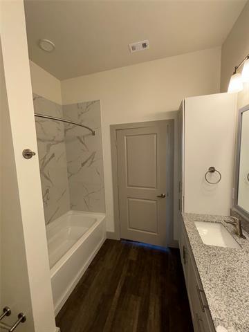 Building Photo - 2036 Oak Grove Ln