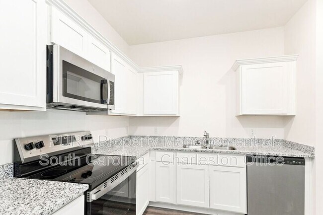 Building Photo - 1305 Scarlett Maple St