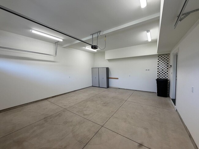 Building Photo - 307 Talons Dr