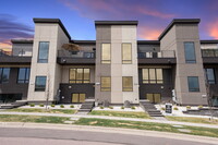 Building Photo - 2805 S Terry Ave
