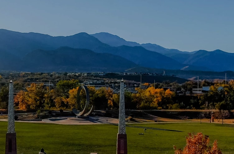 3 blocks to Memorial Park soccer, tennis, ice skating, boarding, basketball, baseball - 114 N Foote Ave