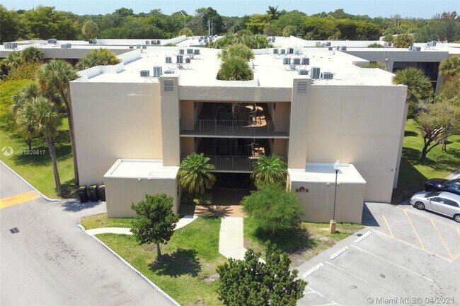 Building Photo - 8075 SW 107th Ave