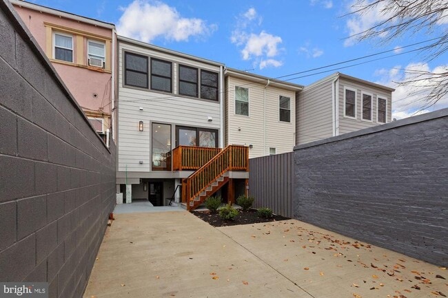 Building Photo - 3728 9th St NW