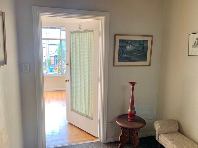 Building Photo - 1BR/1BA Prime Noe Valley Apt. on Church at...