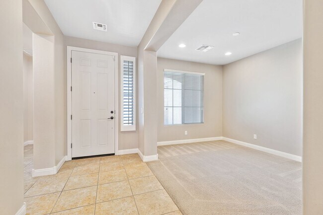 Building Photo - 3 Bed 2 Bath Home In Peoria