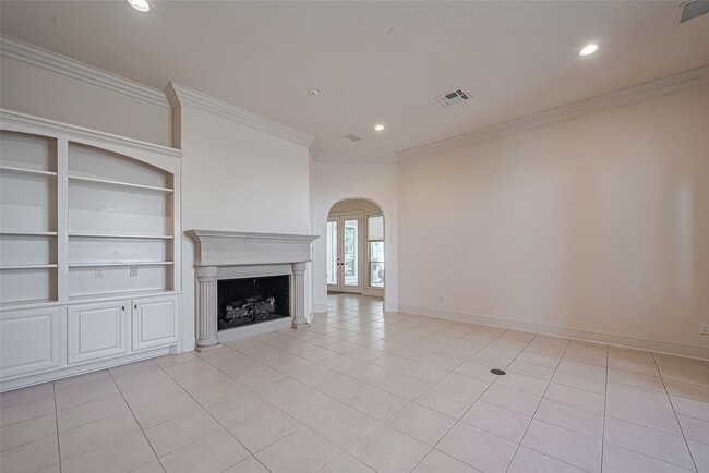 Building Photo - 14010 Barnhart Blvd