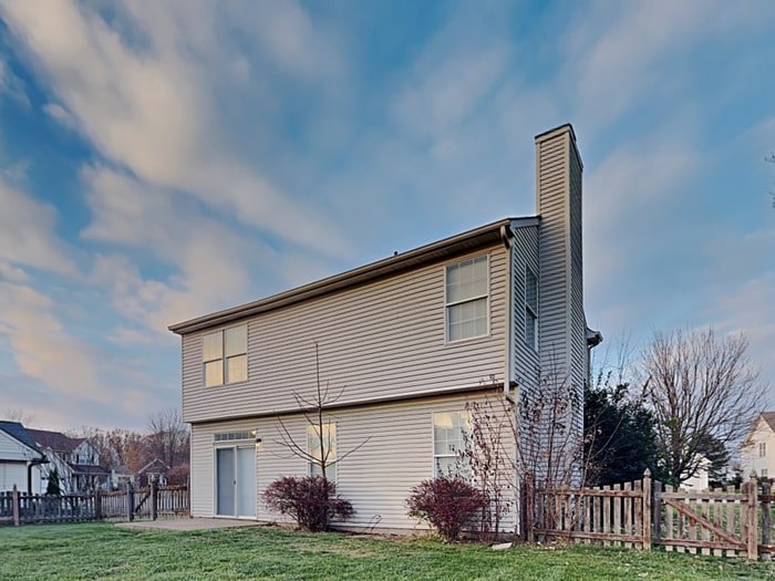 Building Photo - 1049 Springwater Cir