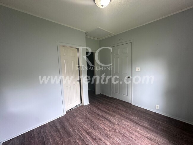 Building Photo - 1205.5 Marion-