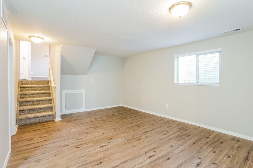 Building Photo - 1038 Nolte Dr W