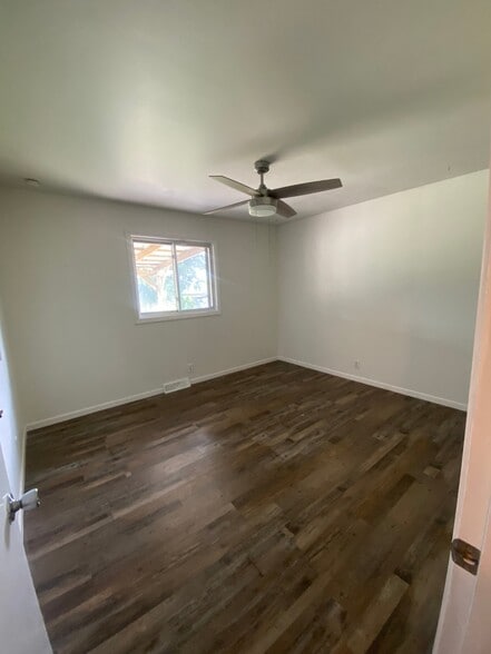 Building Photo - 817 Hiawatha Dr