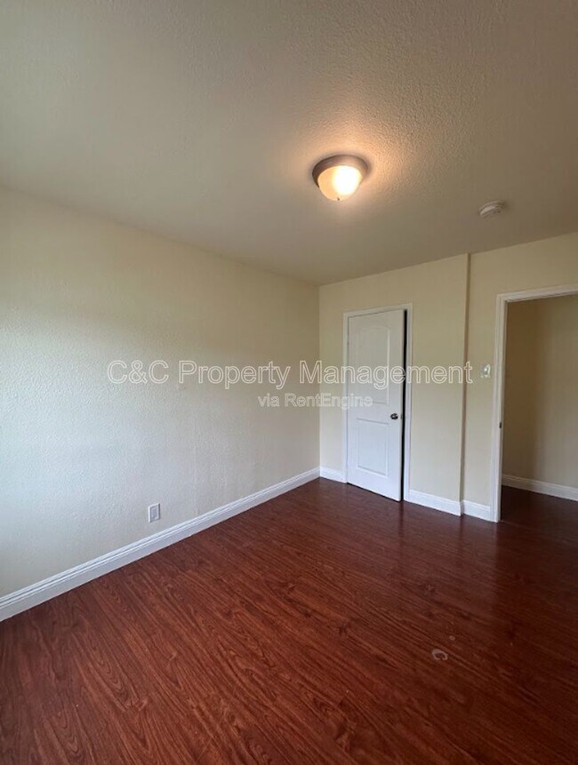 Building Photo - 1143 W 91st St