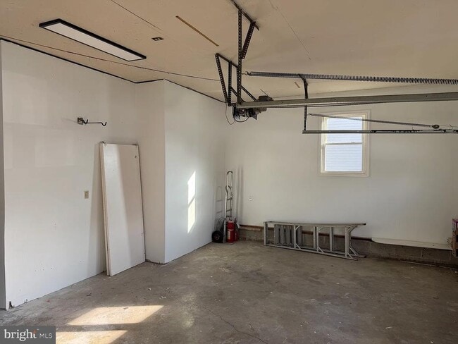 Building Photo - 108 S Carolina Rd