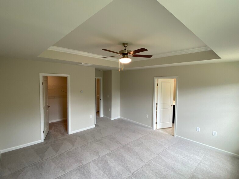 Building Photo - 4843 Randall Rd