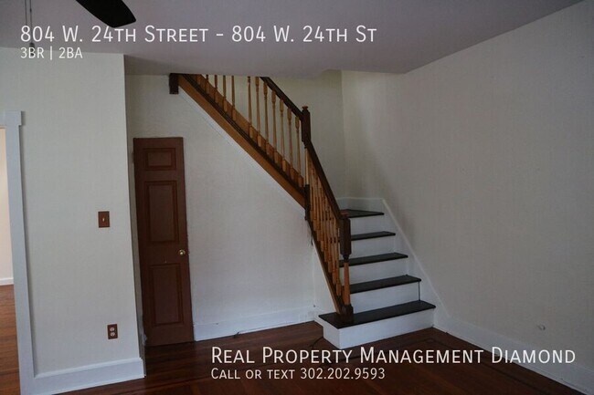 Building Photo - 804 W 24th St