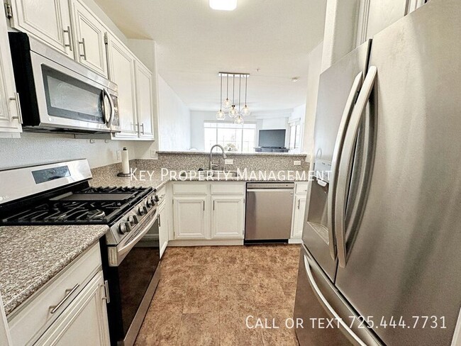 Building Photo - FULLY FURNISHED 1 BEDROOM CONDO IN GATED C...