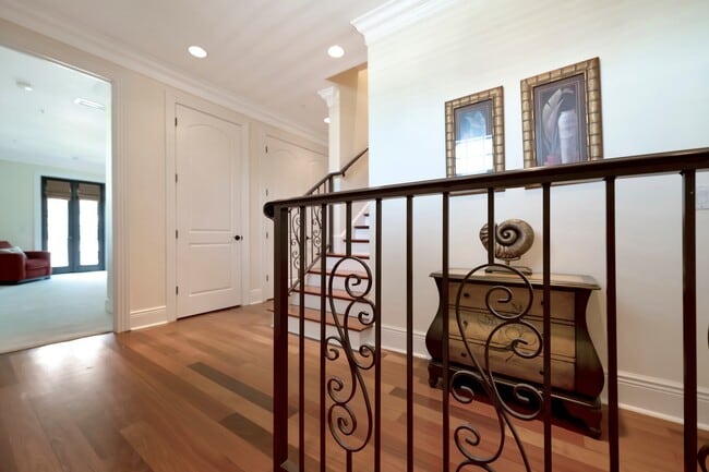 Building Photo - 1510 Ocean Dr