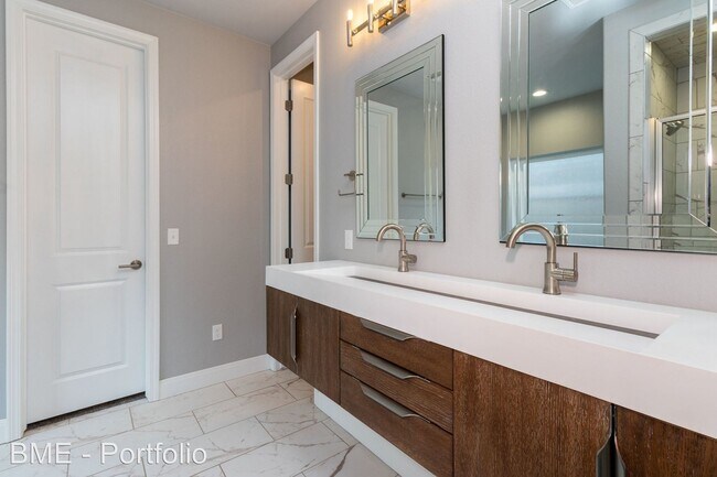 Building Photo - 4 br, 3 bath House - 9405 Kori