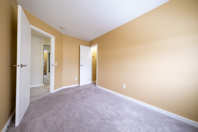 Building Photo - 7352 72nd Ln N