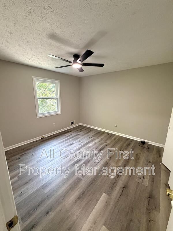 Building Photo - 734 S Candler St