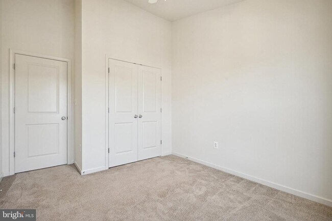 Building Photo - 41685 St Albans Terrace