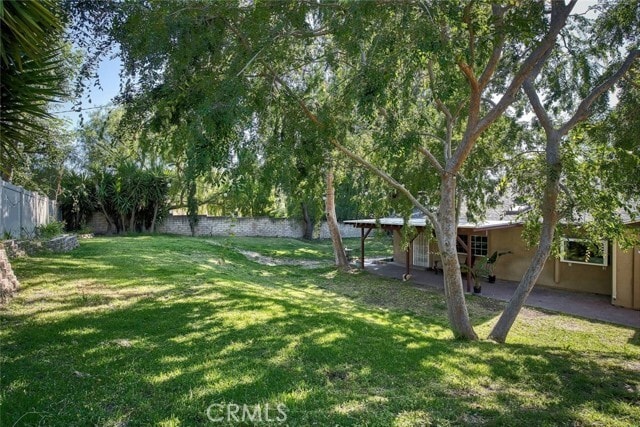 Building Photo - 2234 E Hillcrest Dr