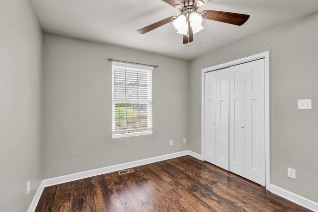 Building Photo - 219 W Watt St