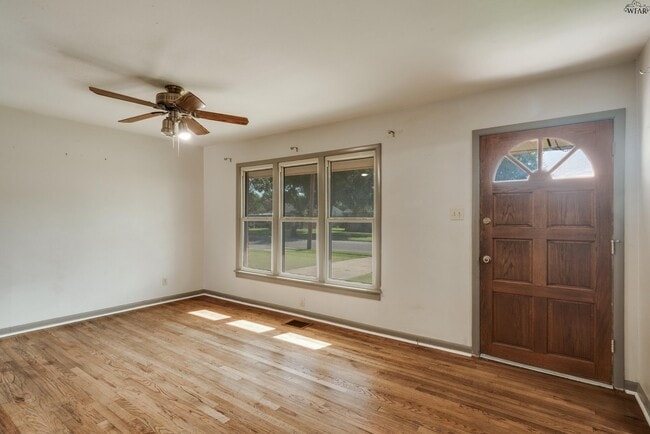 Building Photo - 4300 Hughes Dr