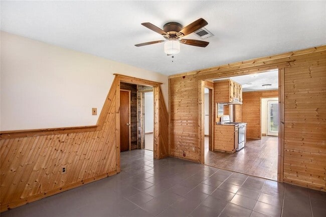 Building Photo - 17219 Janacek Rd
