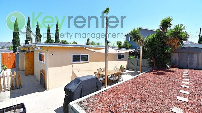 Building Photo - Traditional Duplex in Lemon Grove | Minutes from CA-94 FWY Acces