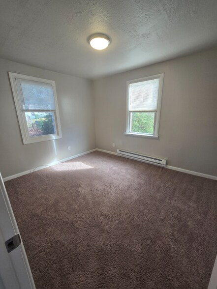 Building Photo - 1112 E 16th St