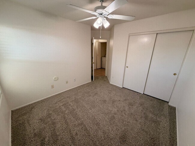 Building Photo - 3 X 2 W/Den *ALL Appliances* **Corner Lot!! with New Paint & Carpet
