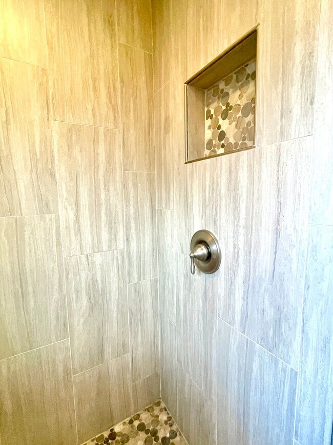 Building Photo - Newly Remodeled 3 Bedroom 2 Bathroom House...