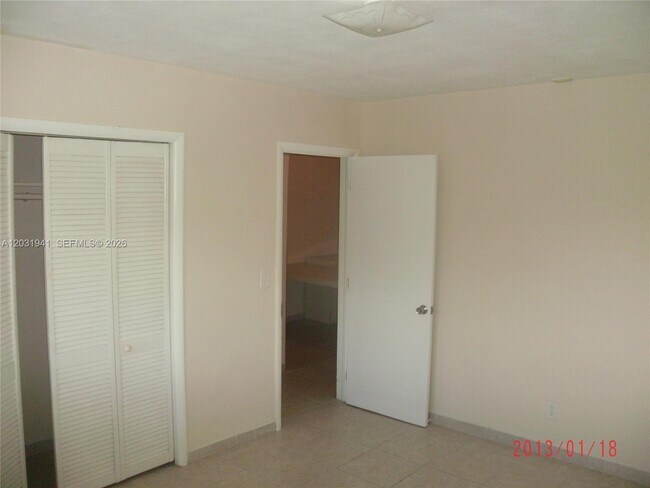 Building Photo - 2700 NE 135th St