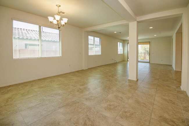 Building Photo - 12047 N Golden Mirror Dr