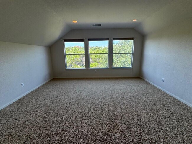 Building Photo - 9820 Savannah Ridge Dr