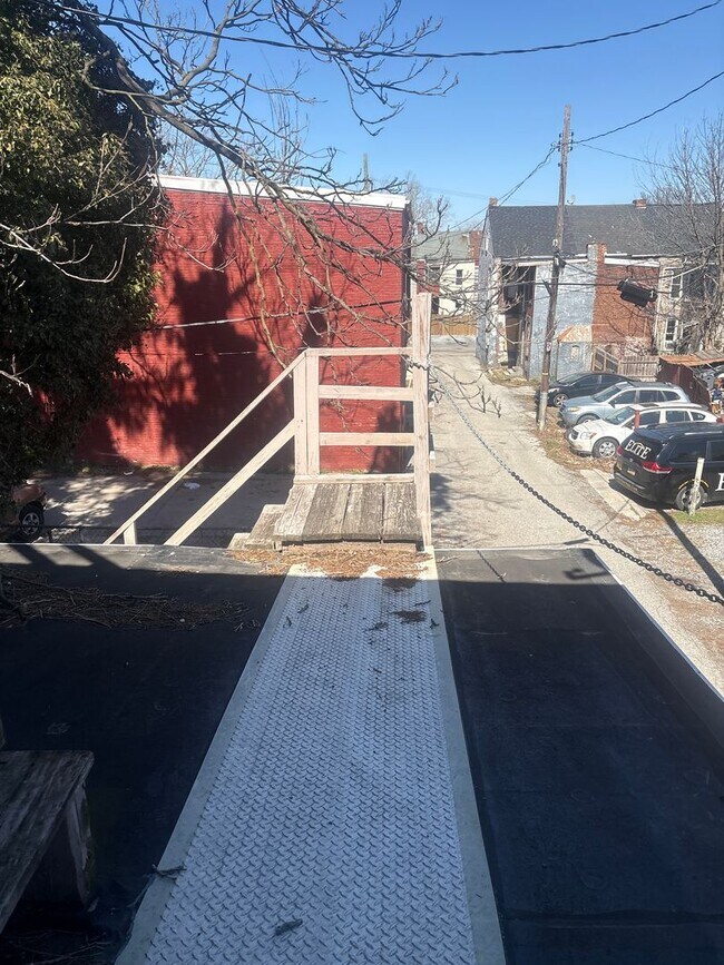 Building Photo - 227 E Philadelphia St